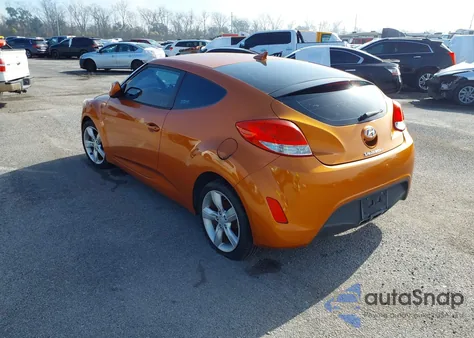 2015 Hyundai Veloster z USA, uszkodzony, nr VIN KMHTC6AD4FU238651